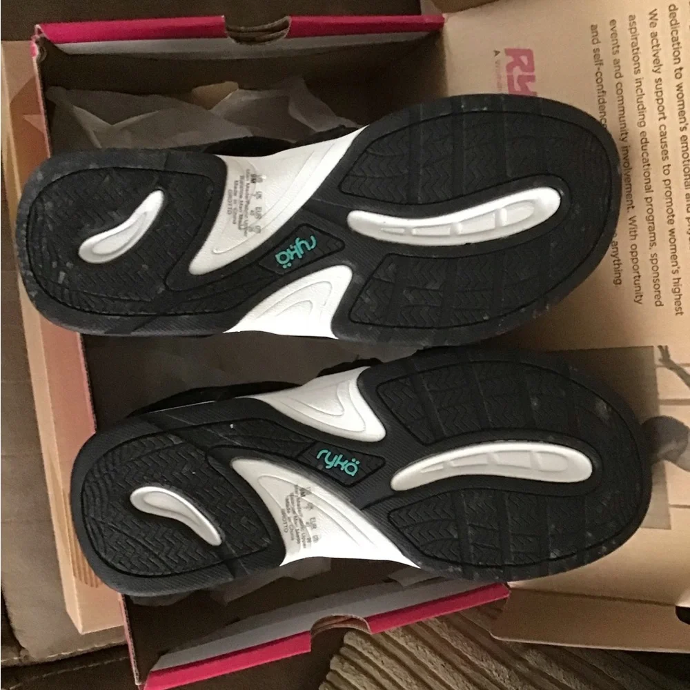 Ryka Black and White Sandals Versatile Comfort - Picture 3 of 5